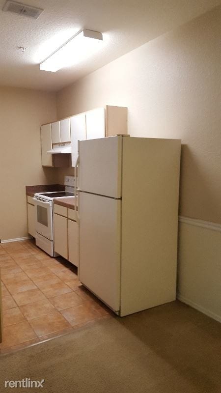 Building Photo - 16253 Enclave Village Dr