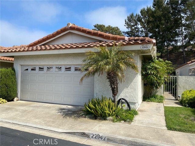 Building Photo - 22942 Via Cruz