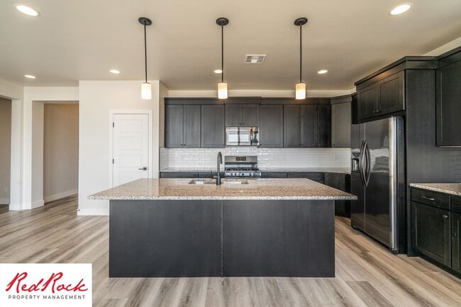 Building Photo - Modern 3 Bedroom Single-Level Home in Vill...