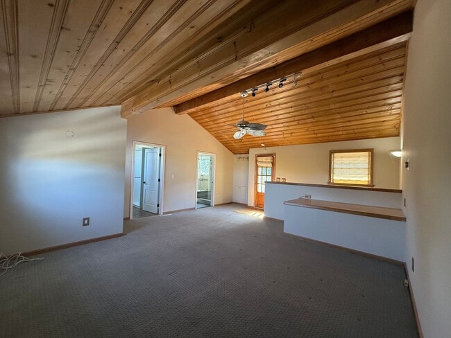 Building Photo - 3 Bed/2Bath Ready to Move In