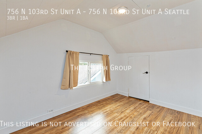 Building Photo - Fantastically located 3 bed in North Seattle