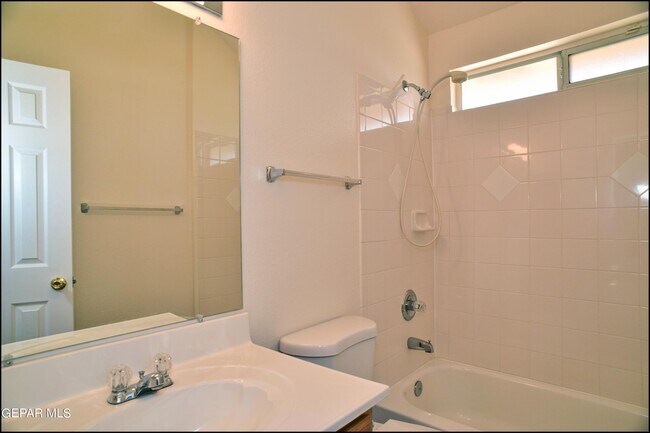 Building Photo - 4613 Robert Holt Dr