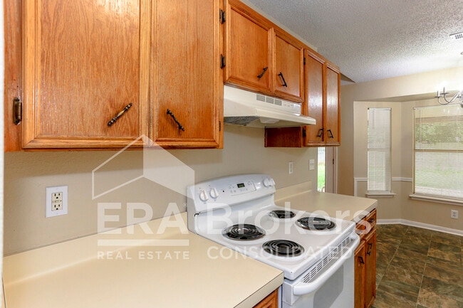 Building Photo - 2304 Sherman Dr