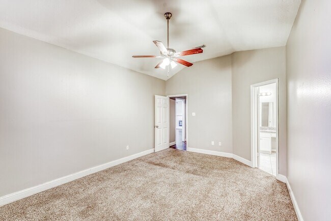 Building Photo - 15303 Goodman St