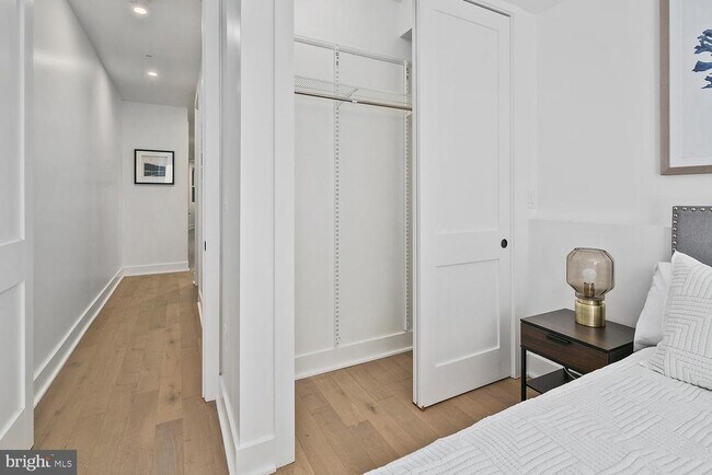 Building Photo - 1316 8th St NW