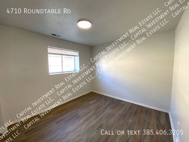 Building Photo - 4710 Roundtable Rd