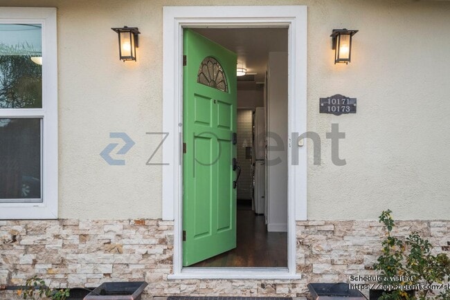 Building Photo - 10173 Santa Clara Ave