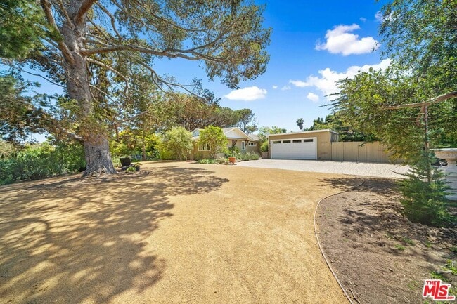 Building Photo - 28952 Selfridge Dr
