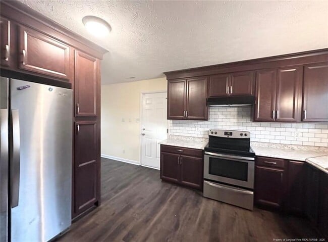 Building Photo - 1564 Rossmore Dr