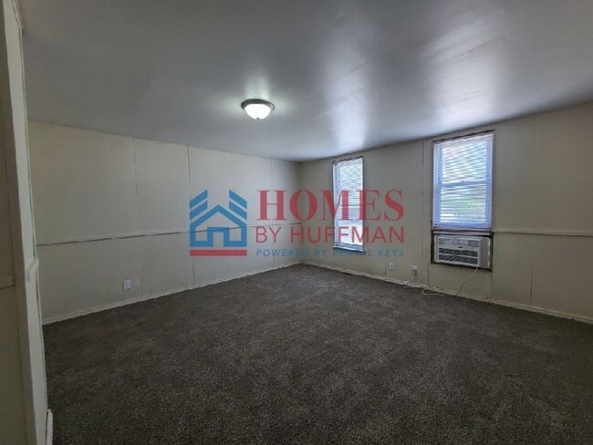 Building Photo - 920 W Columbia St