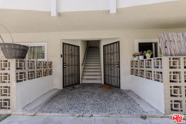 Building Photo - 1426 Orange Grove Ave