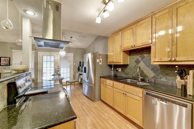 Building Photo - 5107 Leralynn St