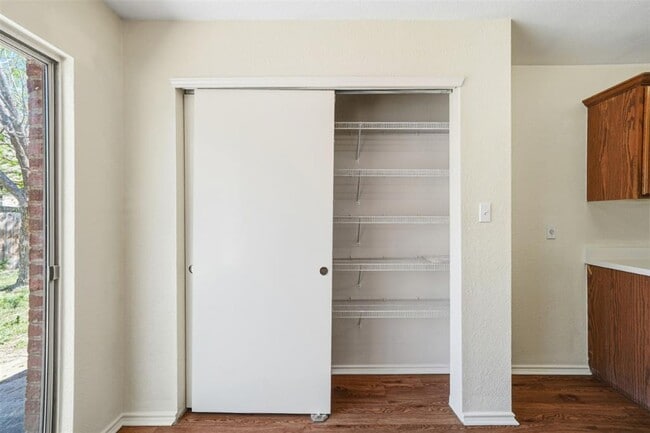 Building Photo - 1910 Steeds Crossing