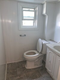 Building Photo - 3 bedroom 1.5 bathroom located in Carlisle...