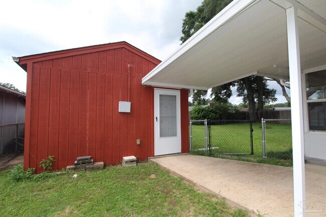 Building Photo - 7190 Pennington Dr