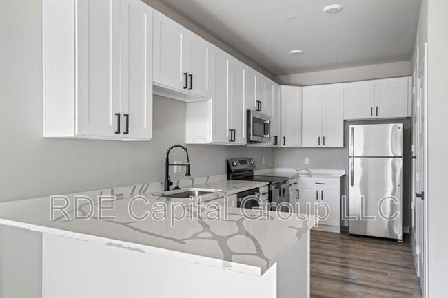 Building Photo - 948 S Corinth St Rd