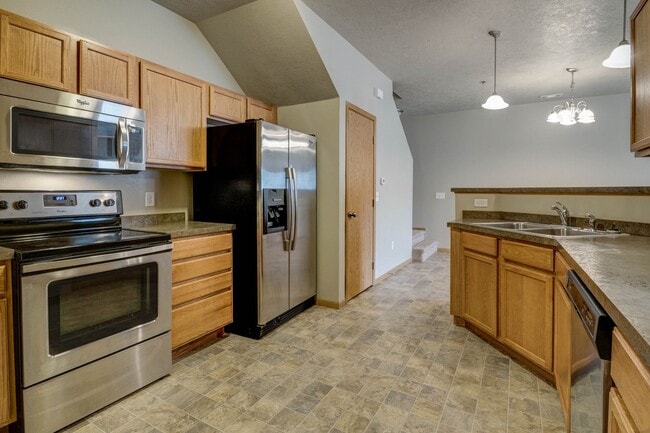 Interior Photo - 2228-2258 Landmark Circle