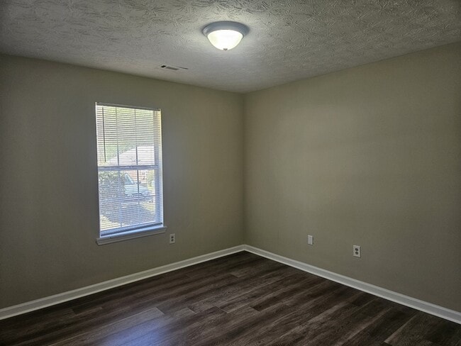 Building Photo - 1140 Micha Way