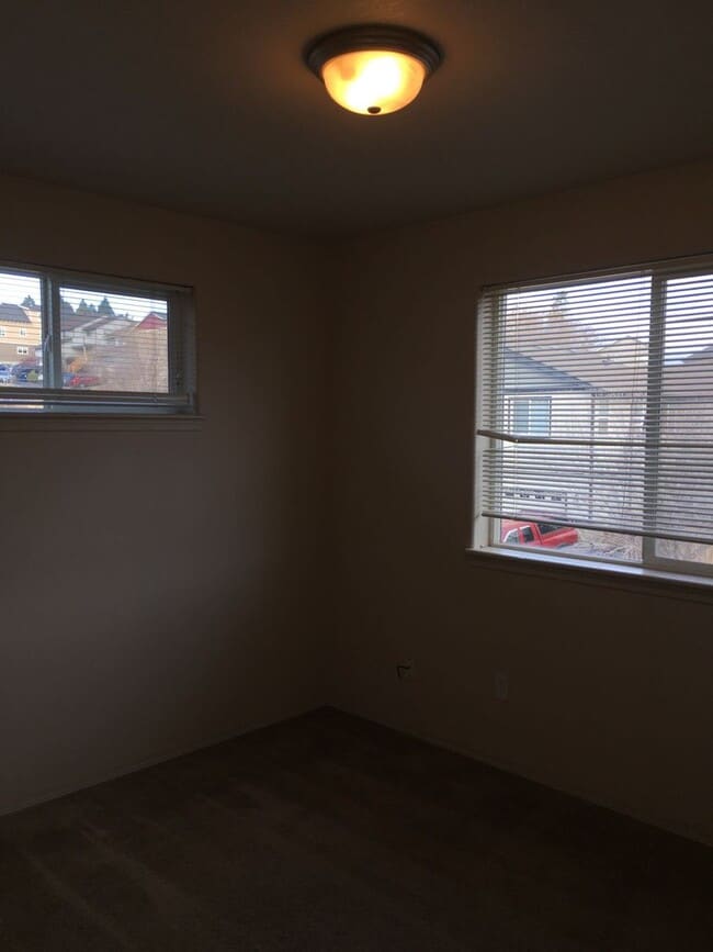 Building Photo - 3-Bedroom Townhouse in The Pines at Pilot Butte Community