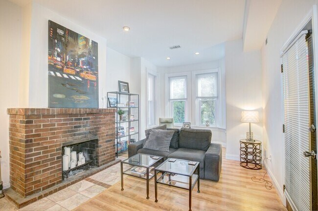 Primary Photo - 1527 T St NW