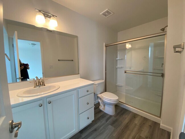 Building Photo - 532 Autumn Breeze Cir