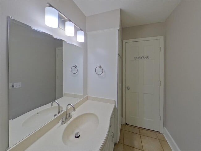 Building Photo - 13638 Elkwood Dr