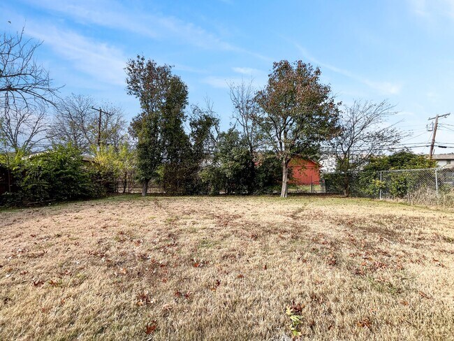 Building Photo - Coming Soon! 4 BR/1BA | Newly Renovated Single Family Home | New Upgrades & Spacious Yard|In Mesq...