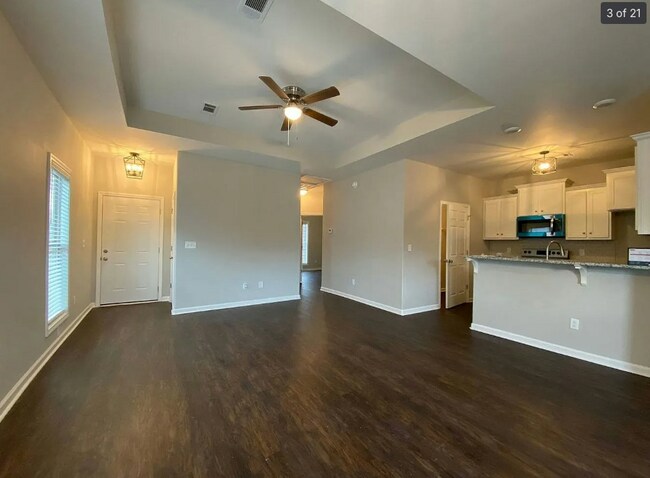 Building Photo - 6132 Burbank Crossing Loop