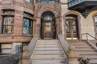 Building Photo - 261 Beacon St