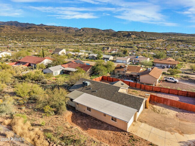Building Photo - 33665 S Incline Dr
