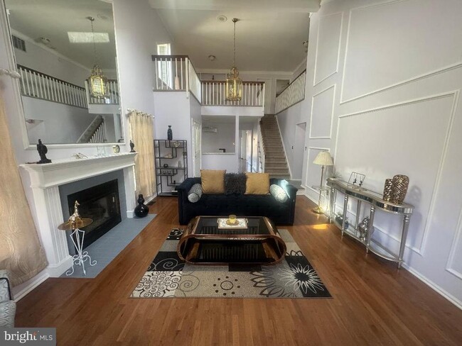 Building Photo - 18 E Countryside Dr