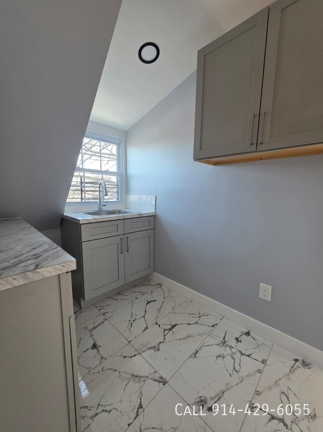 Building Photo - 16 Sherwood Ave