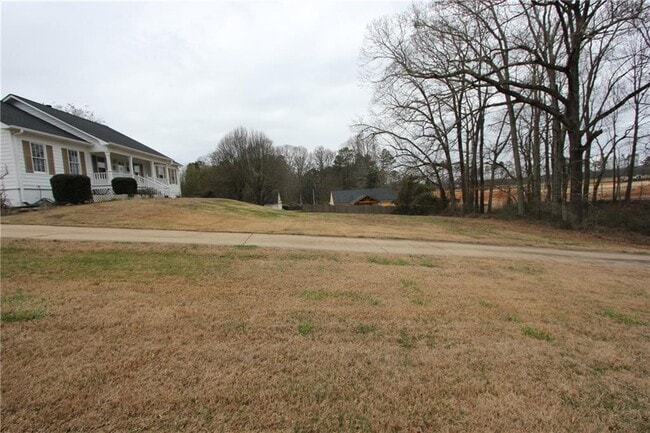 Building Photo - 818 Springlake Rd