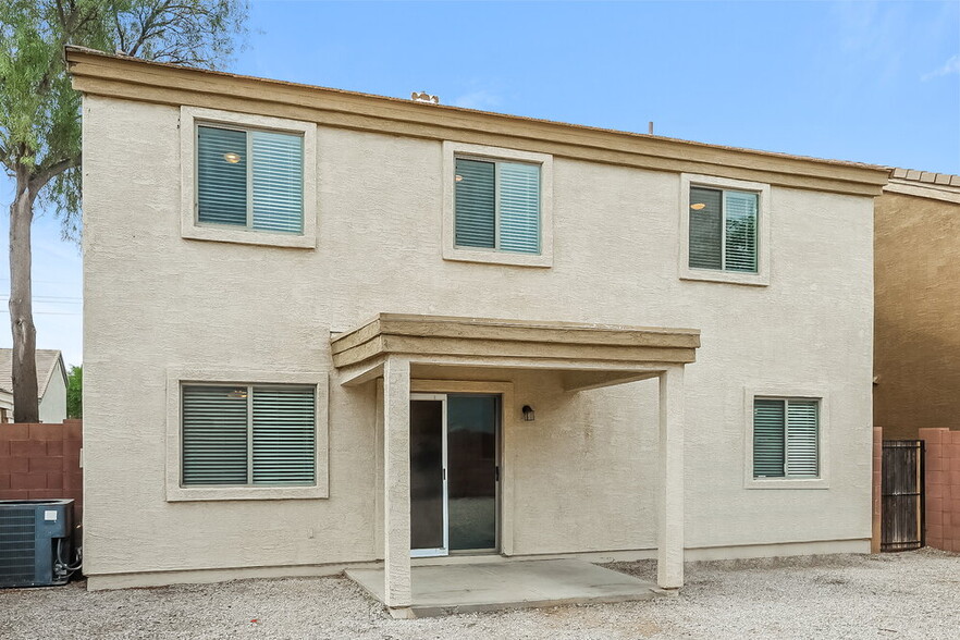 Building Photo - 3252 W Huntington Dr