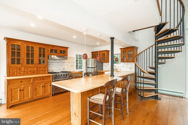 Building Photo - 6054 Honey Hollow Rd