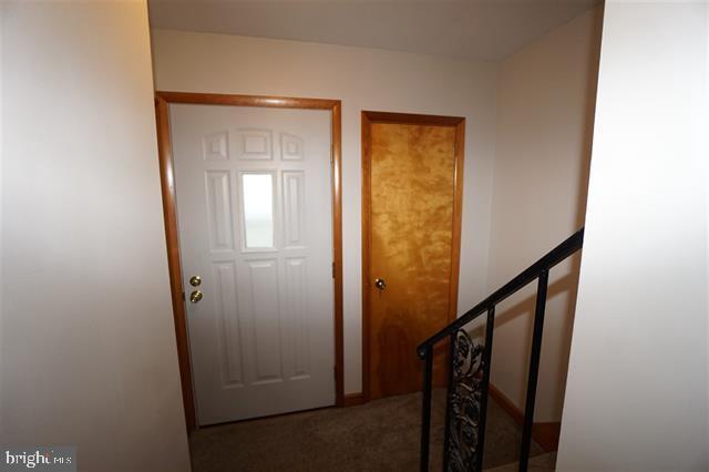 Building Photo - 135 Knoll Dr