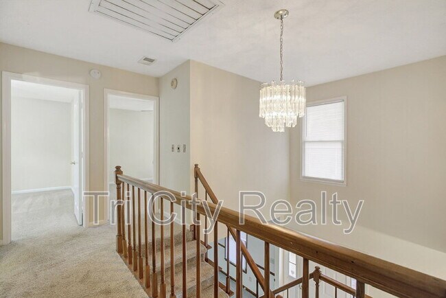 Building Photo - 216 Shadowood Ln