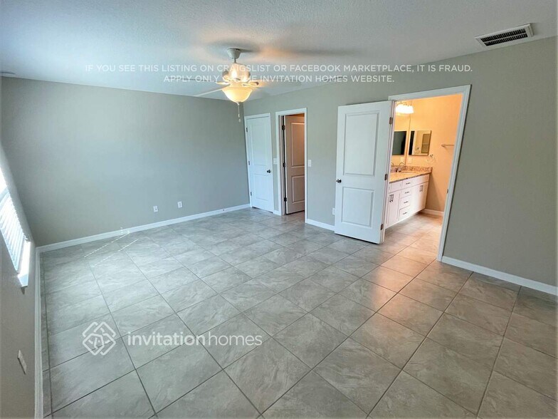 Building Photo - 7049 David Blvd