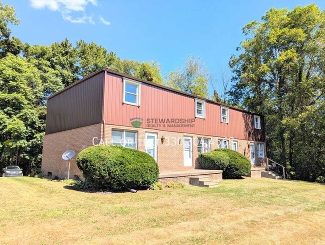 Building Photo - 165 Elm St NE