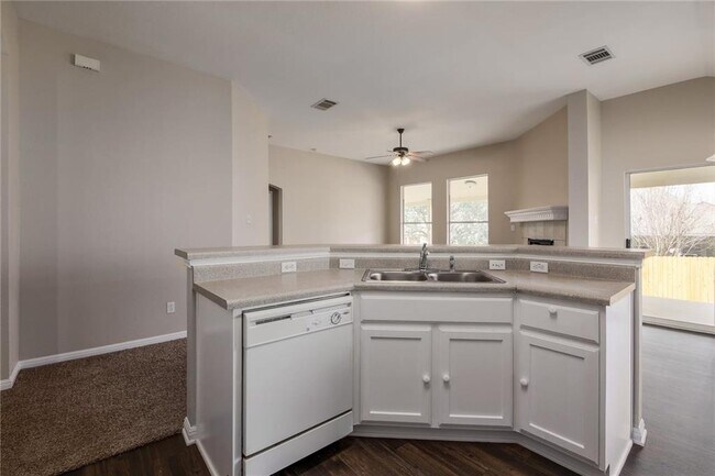 Building Photo - 1608 Bush Coat Ln