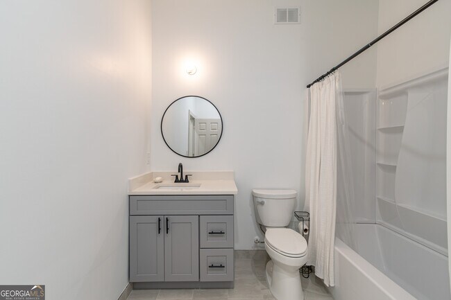 Building Photo - 651 Briarleigh Way