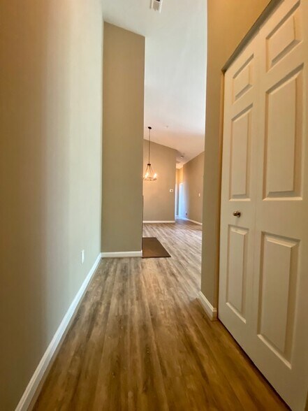 Entry Hallway - 300 Blue Water Ct