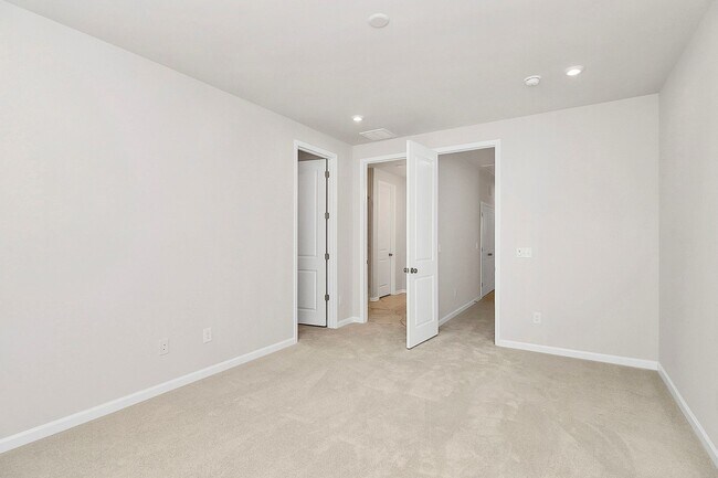 Building Photo - 5855 Executive Center Dr