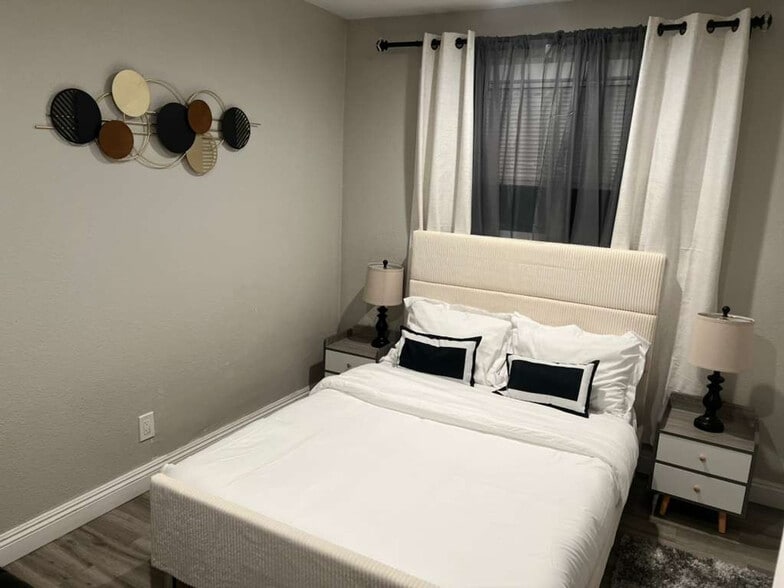 Building Photo - 354 Rexview Dr