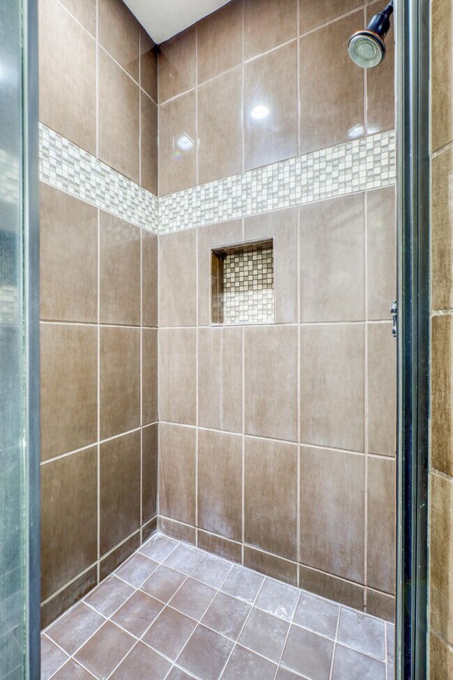 Building Photo - Beautiful 3 bed-2 baths home in 79911