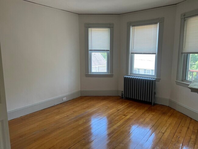 Building Photo - 28 Pinedale Rd