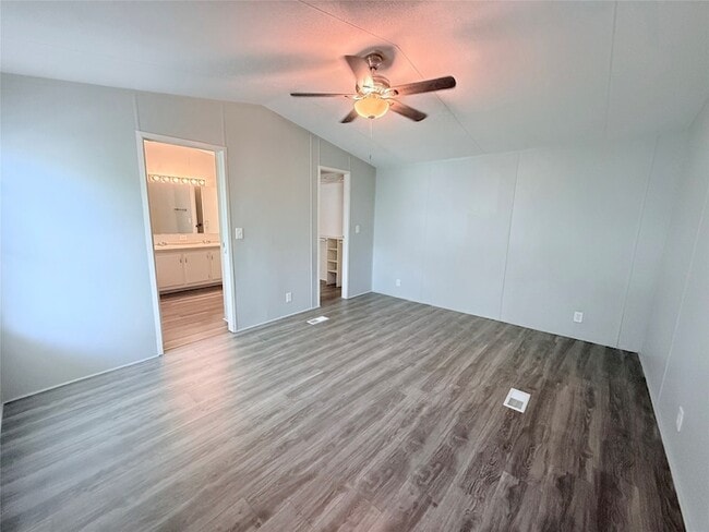 Building Photo - 12738 Pecan Tree Ct