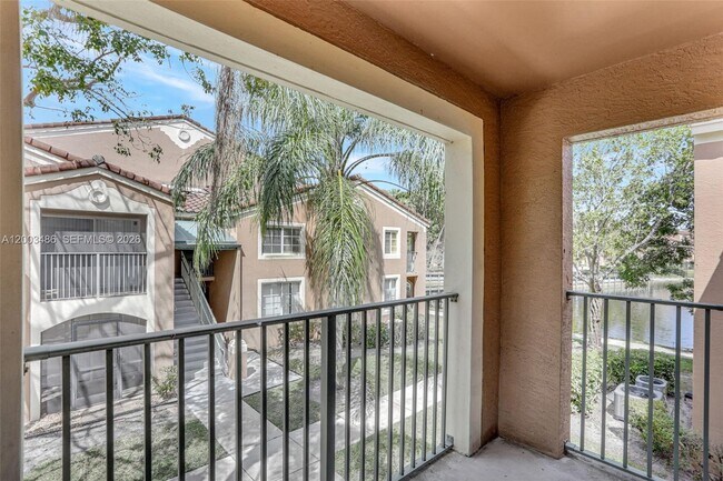 Building Photo - 4820 N State Rd 7