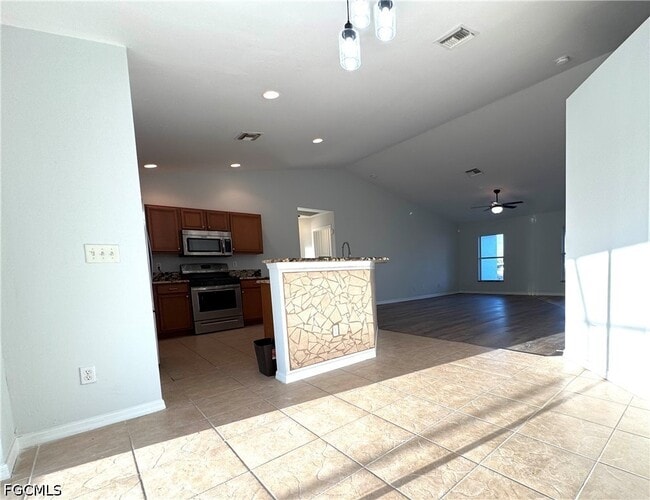 Building Photo - 1222 NW 20th Pl