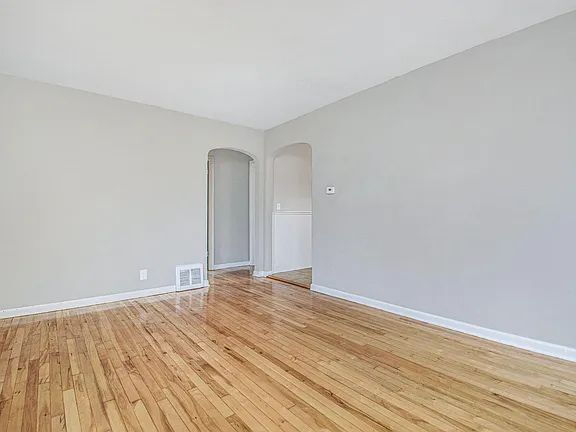 Building Photo - Charming 3BR in SE Grand Rapids